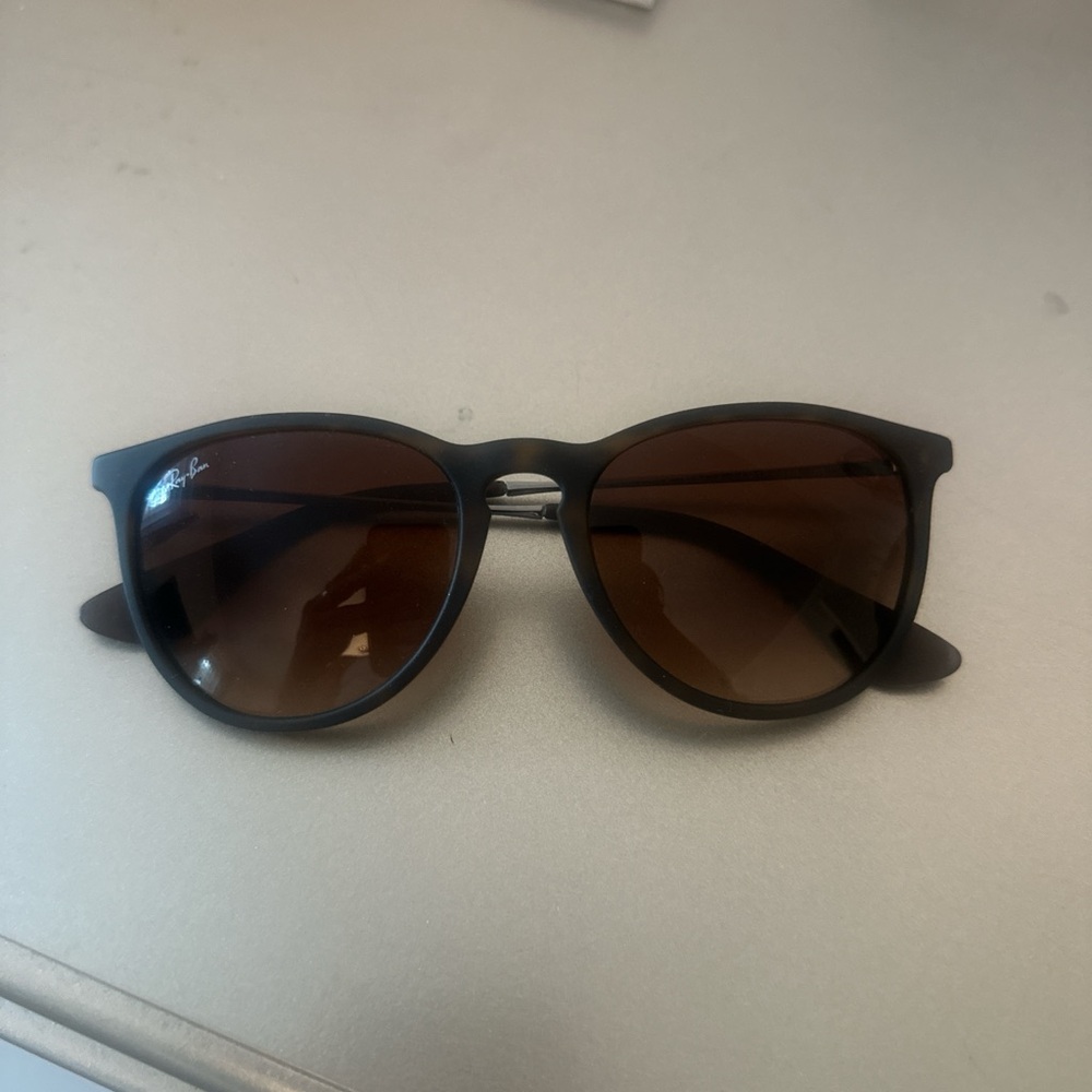 Ray-Ban Classic Black Sunglasses with Brown Lenses